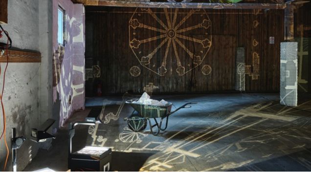 Installation von Christiane Oppermann, Deep in my heart I do remember; Alte BHG in Jamlitz
