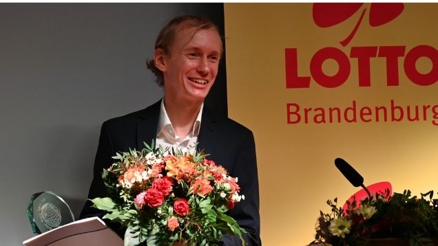 Verleihung des Better World Award 2021 an Dr. Julian Risch Verleihung des Better World Award 2021 an Dr. Julian Risch, Foto: Lotto Brandenburg