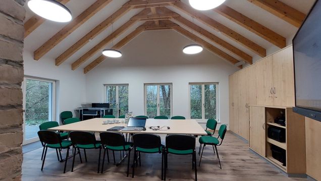 Foto vom Besprechungsraum im Anbau des Gemeindezentrums Walsleben
