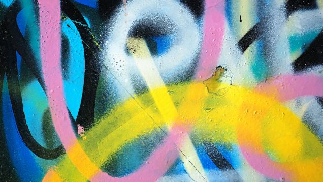 Symbolbild Jugendclub - Wand mit Graffiti